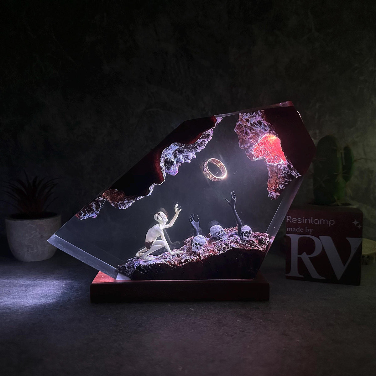 Gollum Power Ring Epoxy Resin Lamp