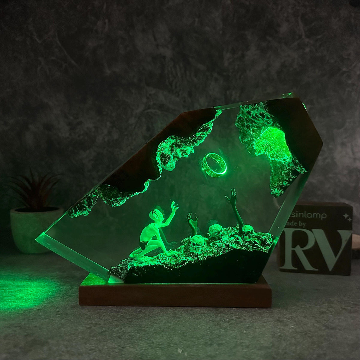 Gollum Power Ring Epoxy Resin Lamp