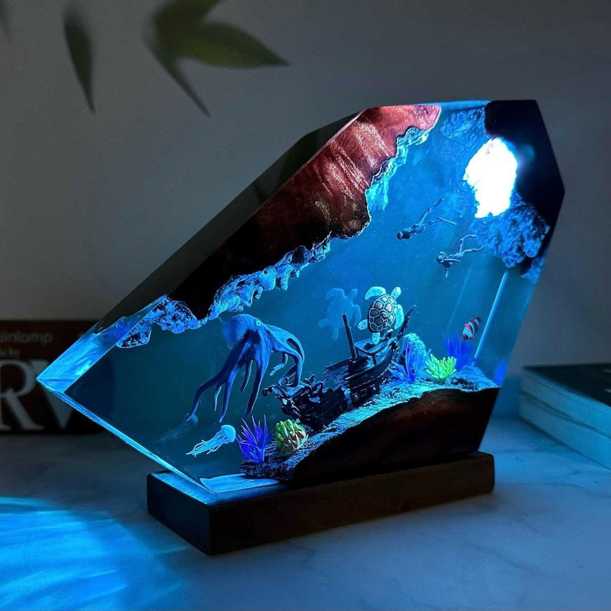 Deep Sea World Lamp