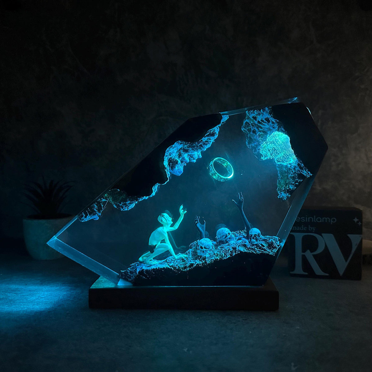 Gollum Power Ring Epoxy Resin Lamp